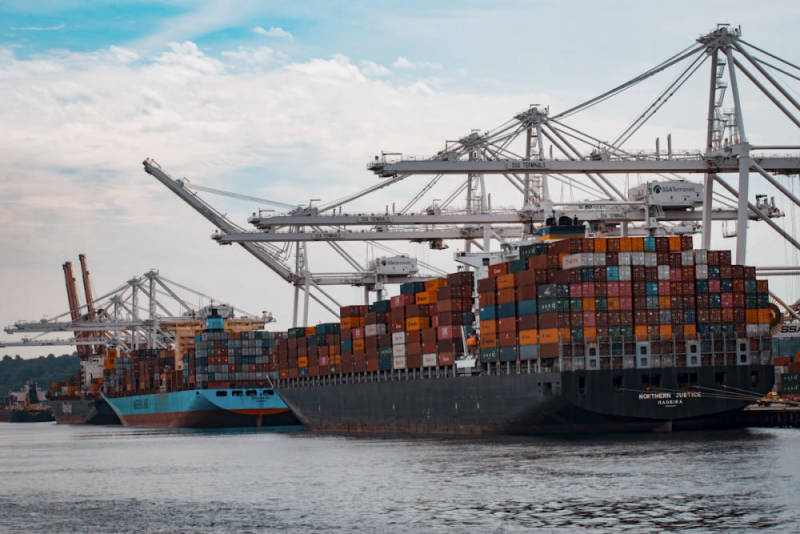 Pasokan Baja Maritim — PT Asian Bulk Logistics